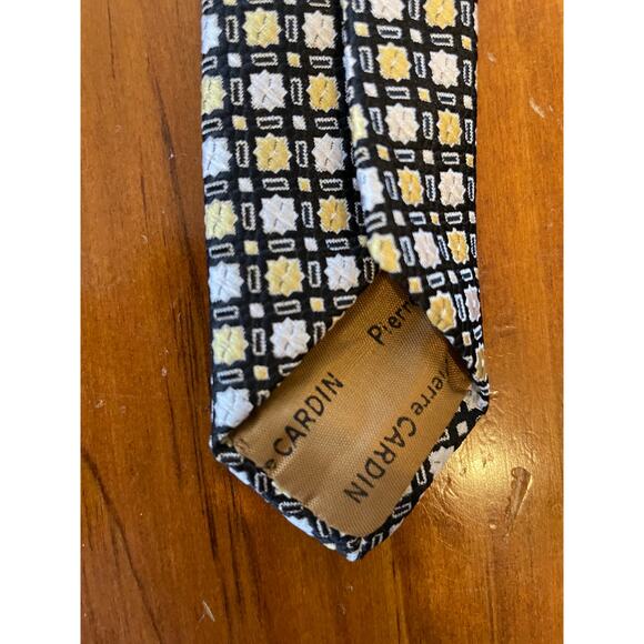 Pierre Cardin Tie, Paris-New York, 100% Imported Polyester - Picture 4 of 6